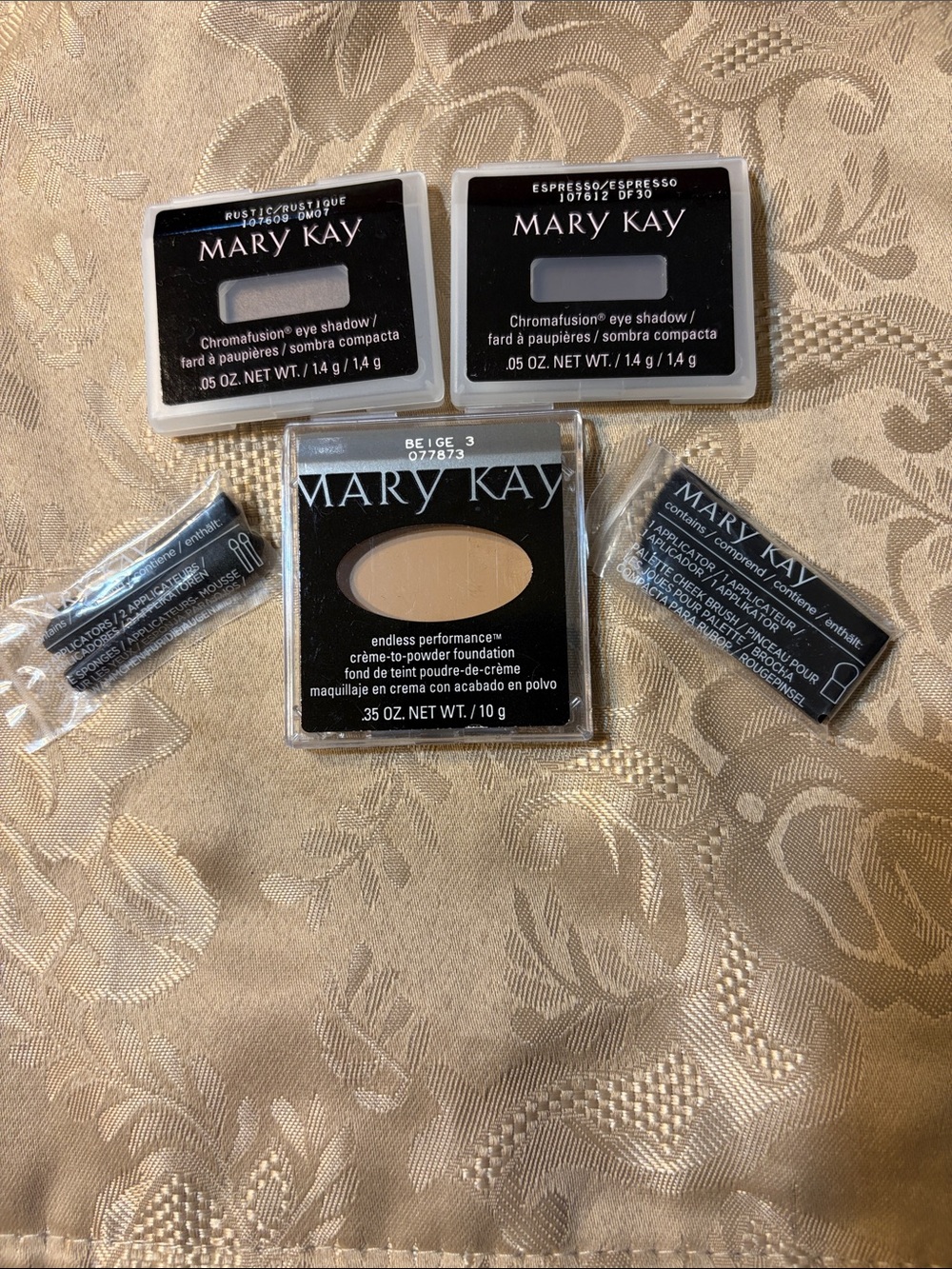 Mary Kay Beige 3 Foundation and Eye Shadow with Applicator and Black Bag